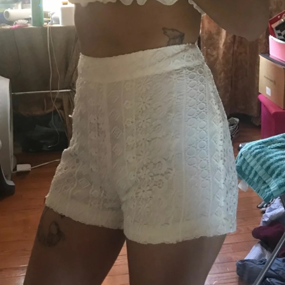 American Eagle Shorts - Picture 4 of 4